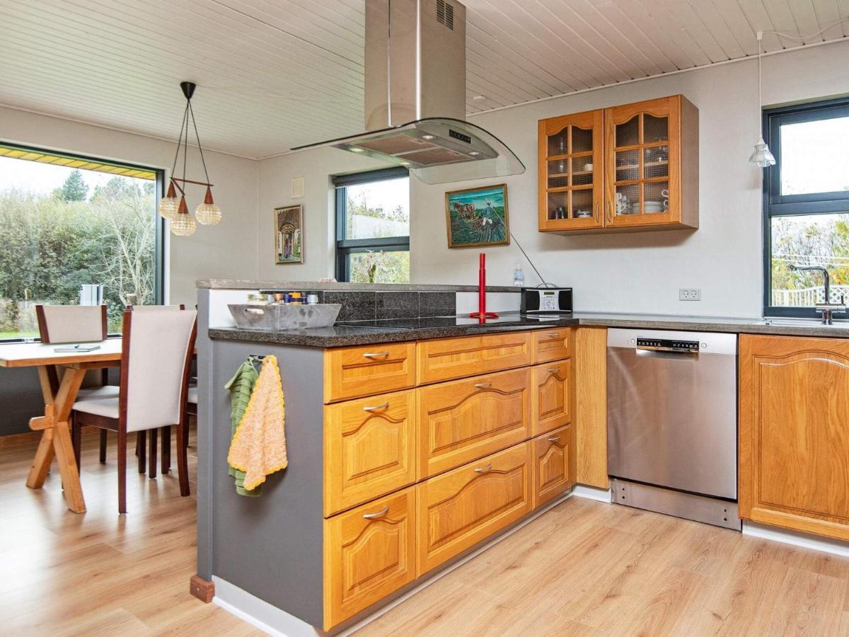 8 Person Holiday Home In R M Lakolk Екстер'єр фото